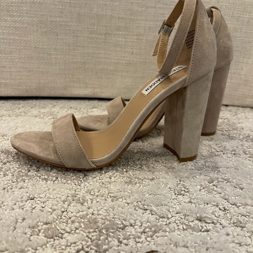 Steve Madden Heels. Size 8 color tan